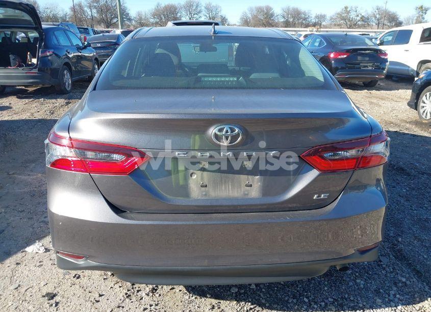 Photo 16 of 2021 Toyota Camry LE (VIN 4T1C11AK0MU422568)