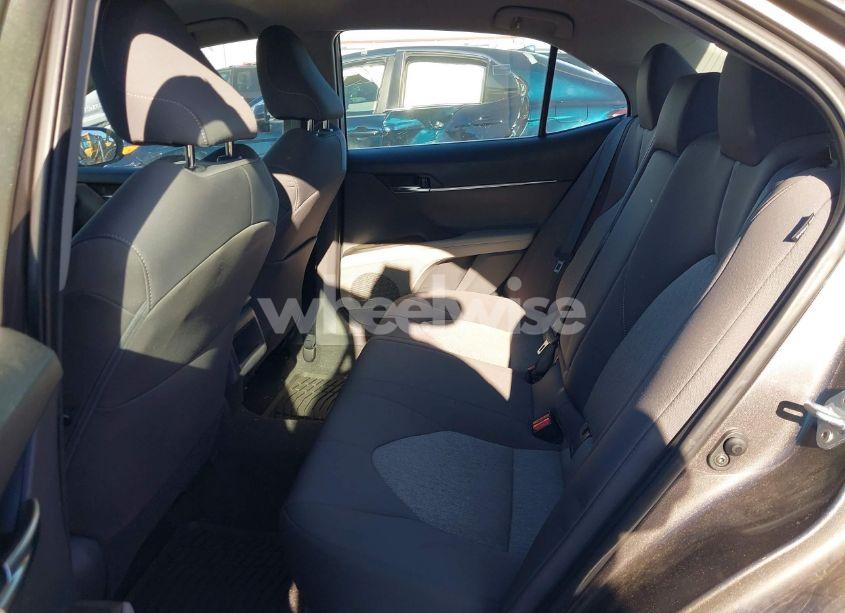 Photo 19 of 2021 Toyota Camry LE (VIN 4T1C11AK0MU422568)