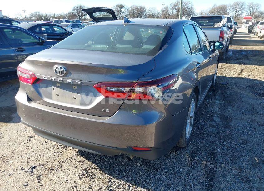 Photo 4 of 2021 Toyota Camry LE (VIN 4T1C11AK0MU422568)