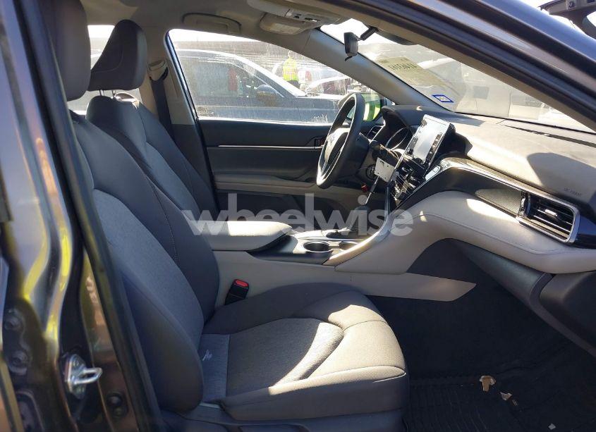 Photo 5 of 2021 Toyota Camry LE (VIN 4T1C11AK0MU422568)