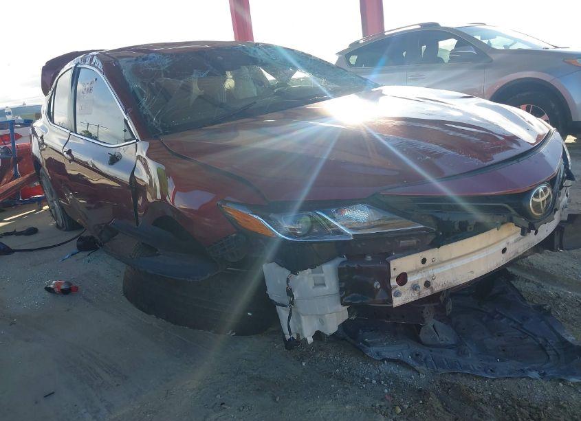 2021 Toyota Camry LE (VIN 4T1C11AK0MU466778) main photo