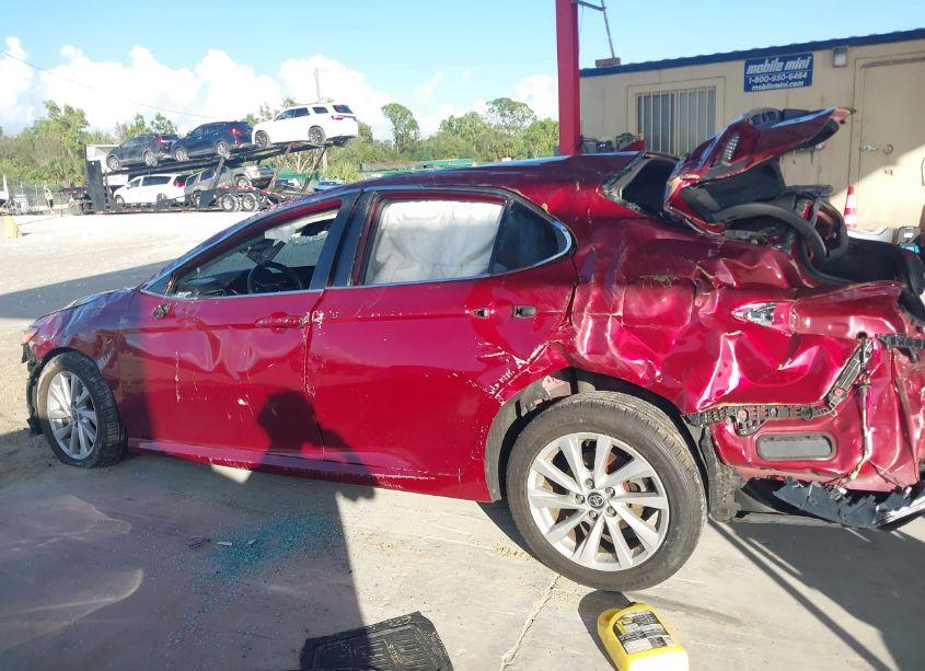 Photo 14 of 2021 Toyota Camry LE (VIN 4T1C11AK0MU466778)