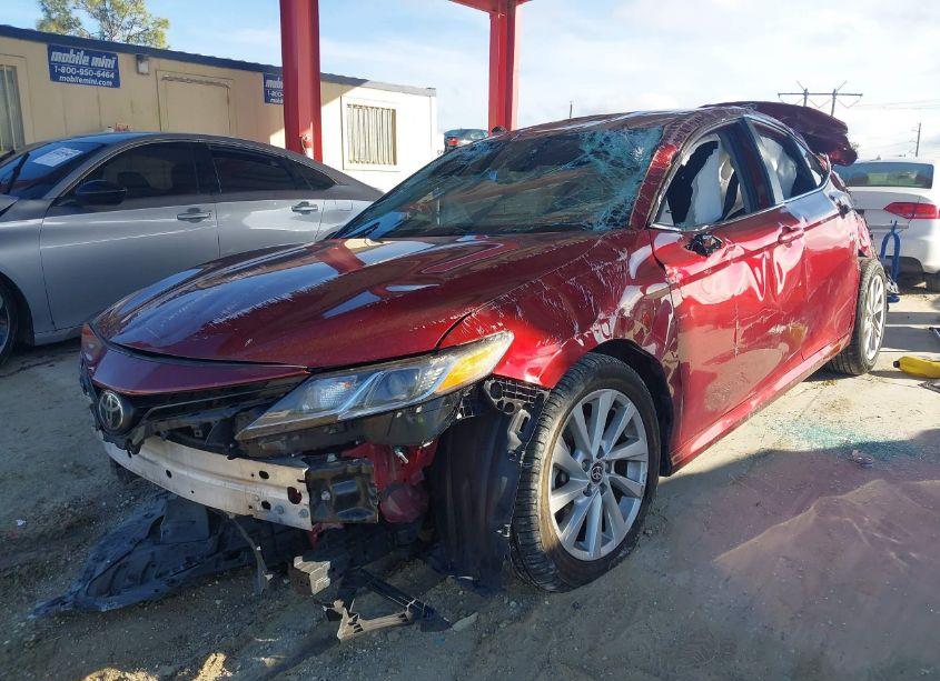 Photo 2 of 2021 Toyota Camry LE (VIN 4T1C11AK0MU466778)