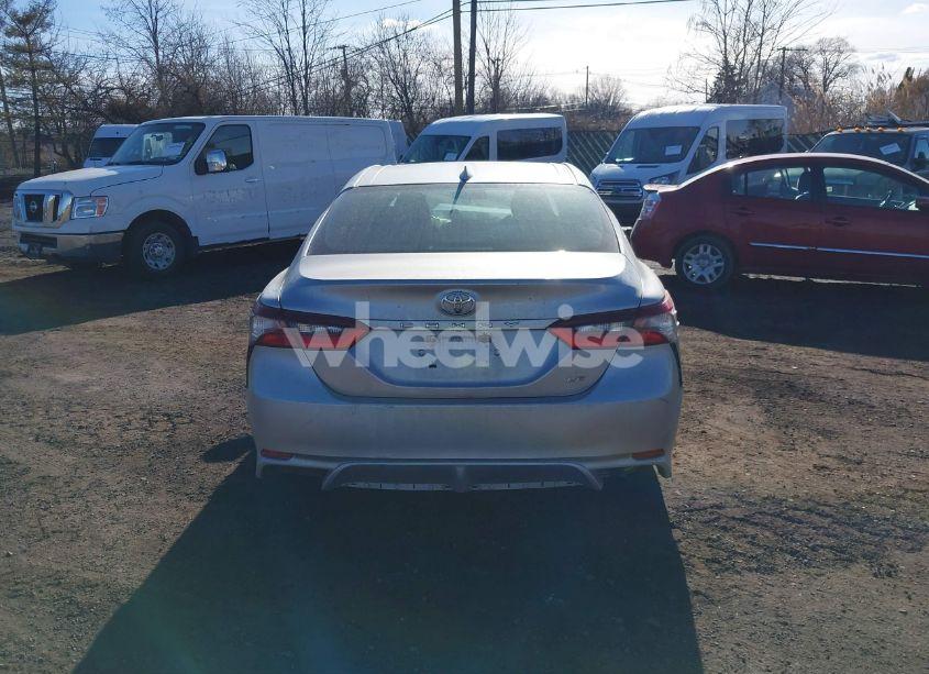 Photo 16 of 2021 Toyota Camry LE (VIN 4T1C11AK0MU535176)