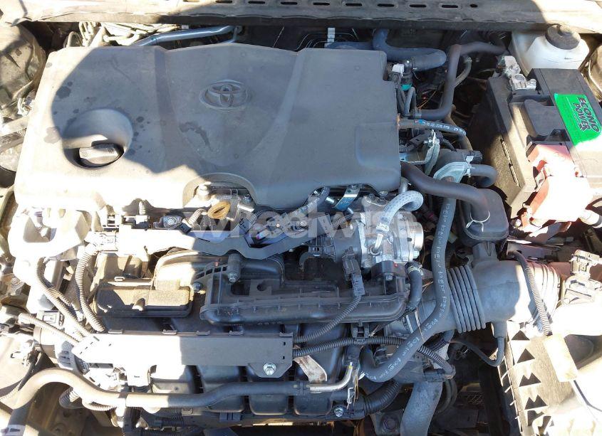 Photo 10 of 2021 Toyota Camry LE (VIN 4T1C11AK0MU539583)