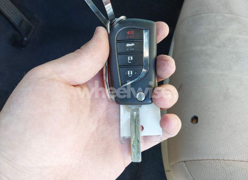 Photo 11 of 2021 Toyota Camry LE (VIN 4T1C11AK0MU539583)