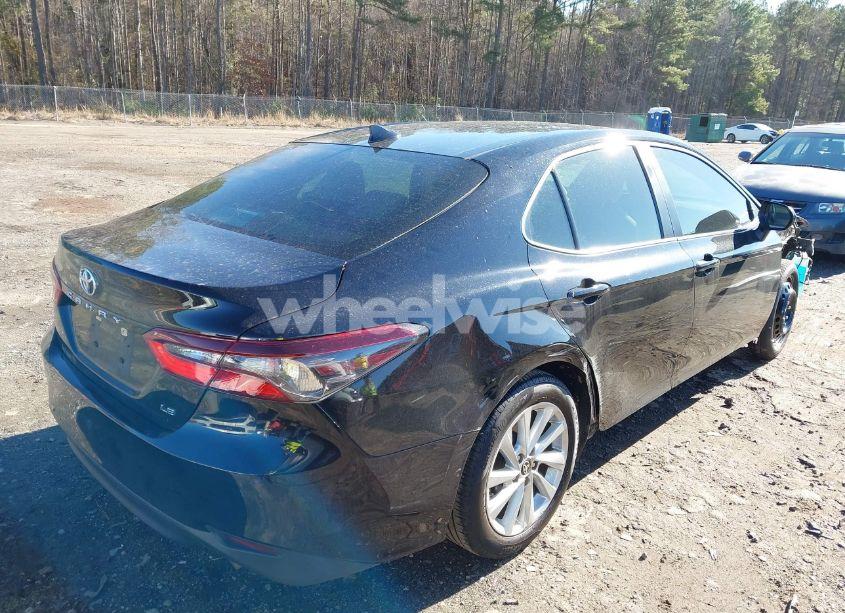 Photo 4 of 2021 Toyota Camry LE (VIN 4T1C11AK0MU539583)