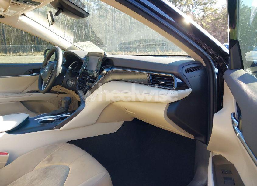 Photo 5 of 2021 Toyota Camry LE (VIN 4T1C11AK0MU539583)