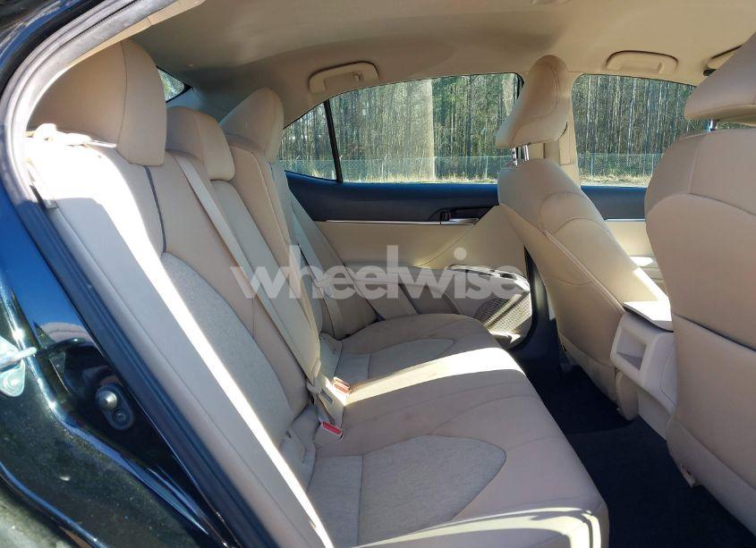 Photo 8 of 2021 Toyota Camry LE (VIN 4T1C11AK0MU539583)