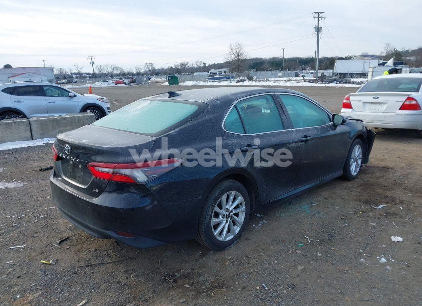 Photo 4 of 2021 Toyota Camry LE (VIN 4T1C11AK0MU563284)