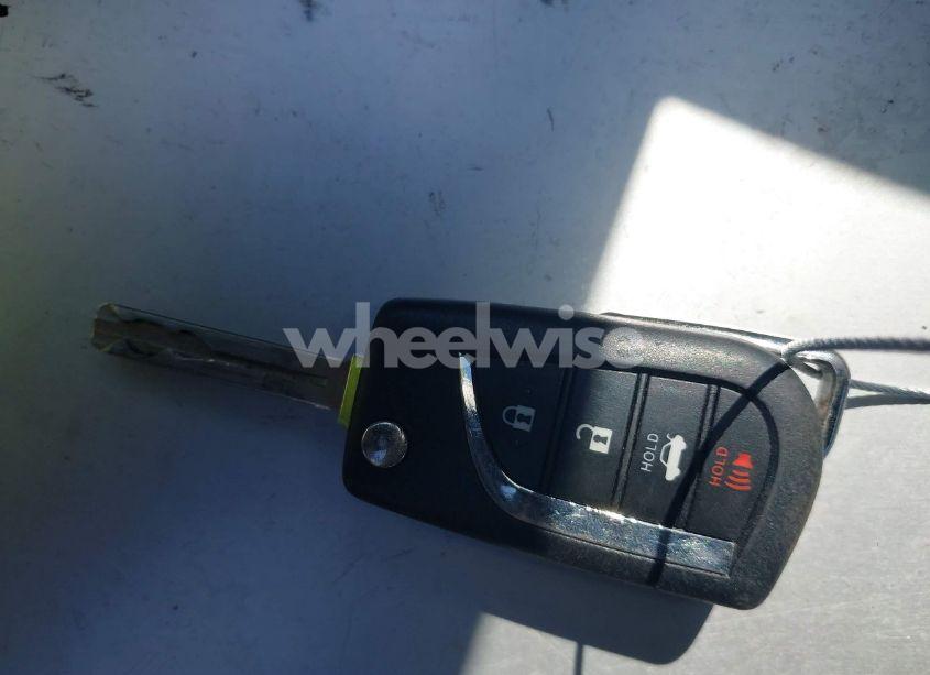 Photo 11 of 2021 Toyota Camry LE (VIN 4T1C11AK0MU563298)