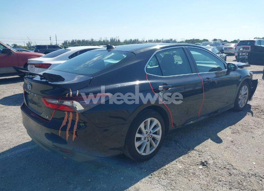 Photo 4 of 2021 Toyota Camry LE (VIN 4T1C11AK0MU563298)