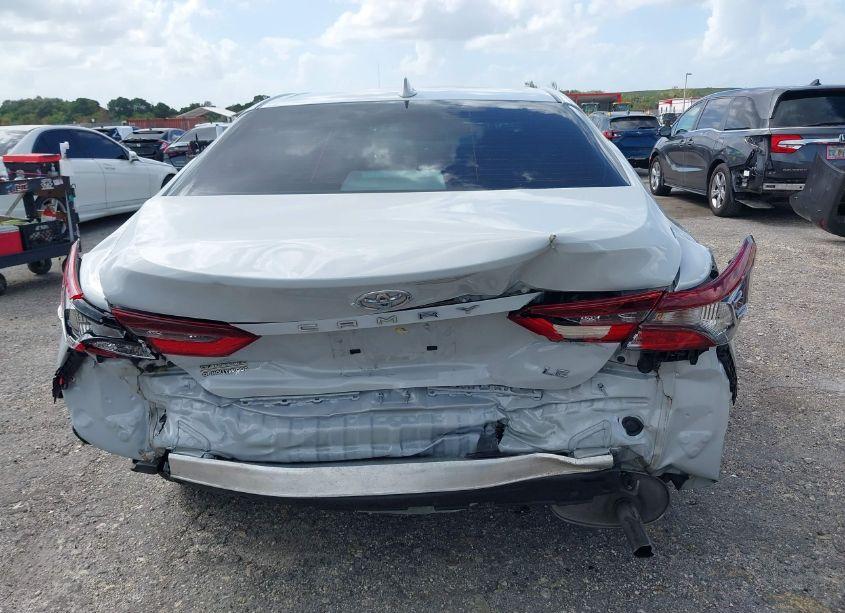 Photo 17 of 2022 Toyota Camry LE (VIN 4T1C11AK0NU072215)