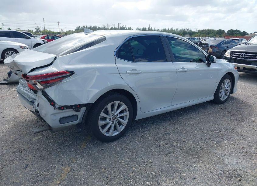 Photo 4 of 2022 Toyota Camry LE (VIN 4T1C11AK0NU072215)