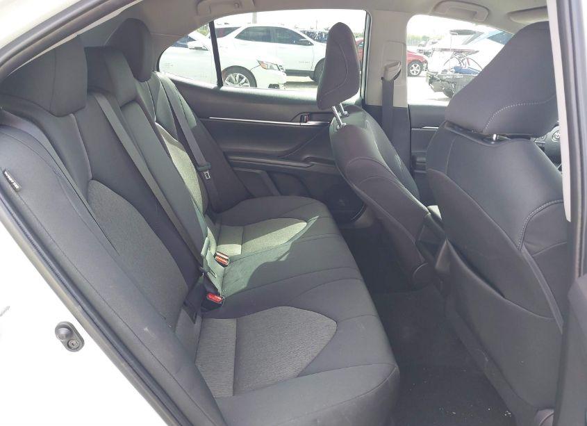 Photo 8 of 2022 Toyota Camry LE (VIN 4T1C11AK0NU072215)