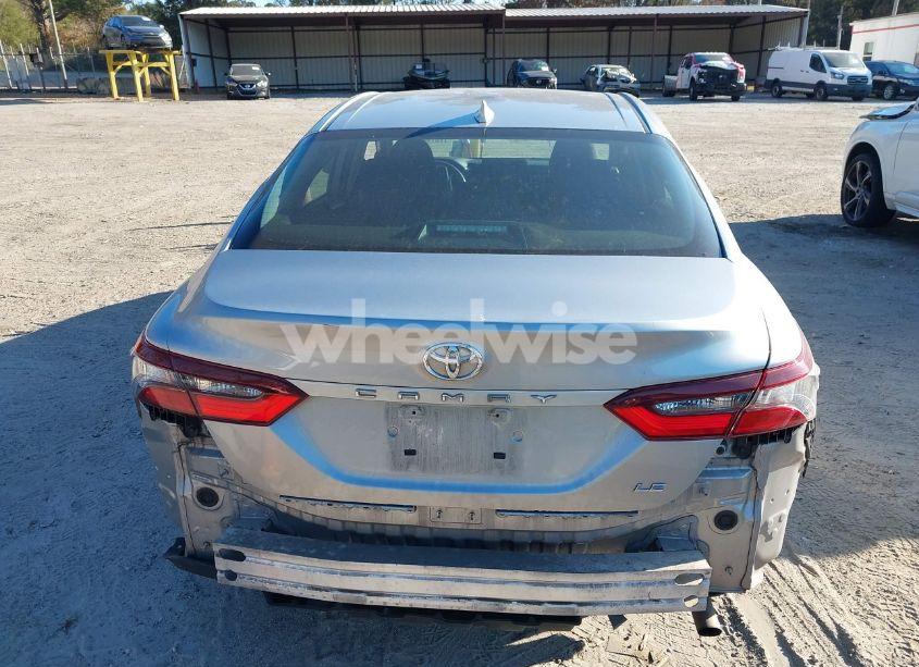 Photo 16 of 2022 Toyota Camry LE (VIN 4T1C11AK0NU622920)