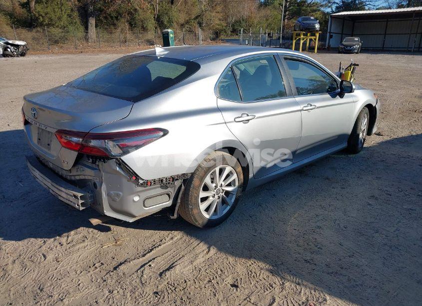Photo 4 of 2022 Toyota Camry LE (VIN 4T1C11AK0NU622920)