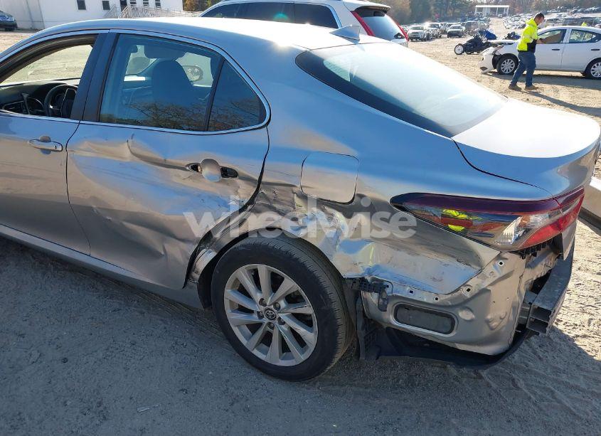 Photo 6 of 2022 Toyota Camry LE (VIN 4T1C11AK0NU622920)