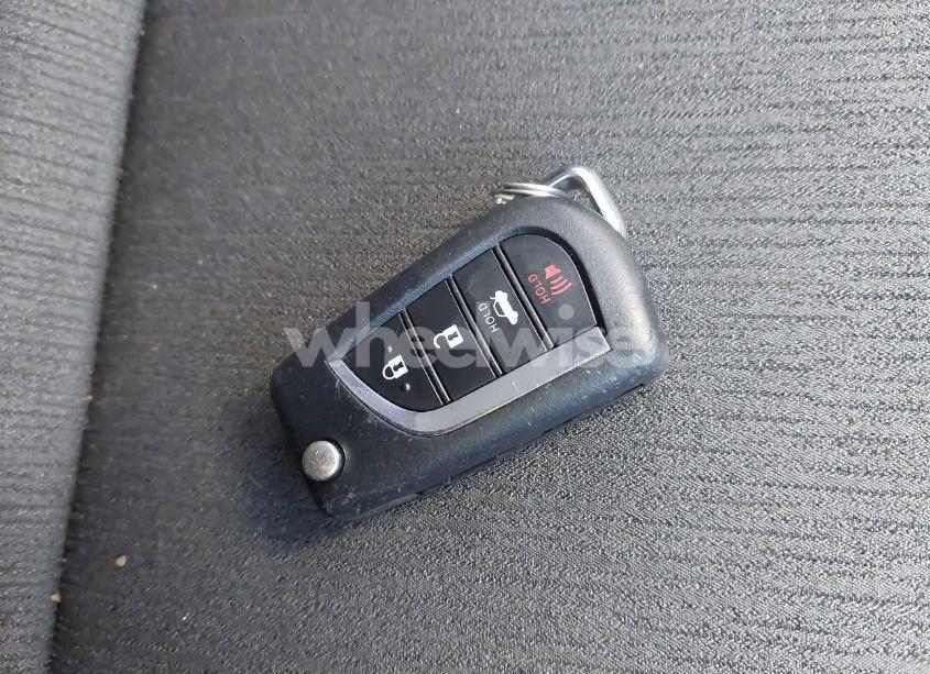 Photo 11 of 2022 Toyota Camry LE (VIN 4T1C11AK0NU628572)