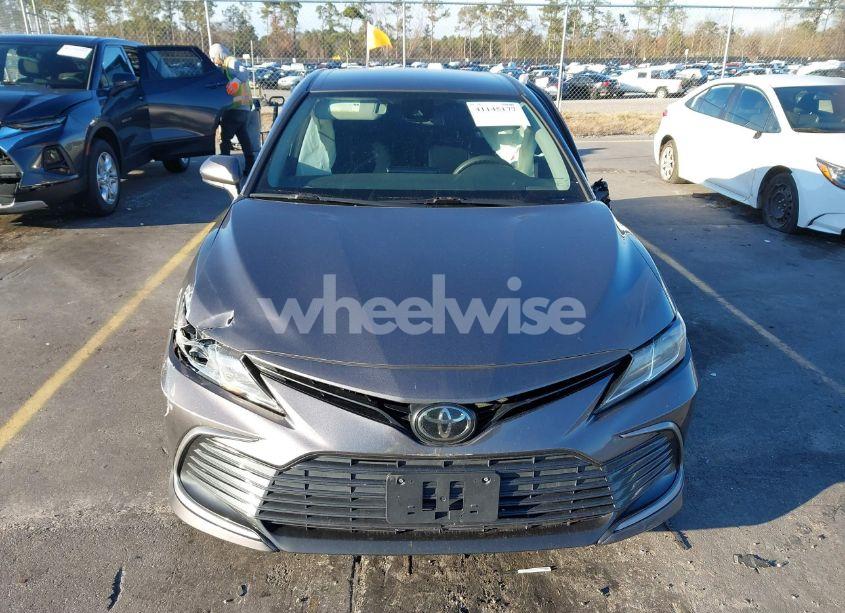 Photo 12 of 2022 Toyota Camry LE (VIN 4T1C11AK0NU628572)