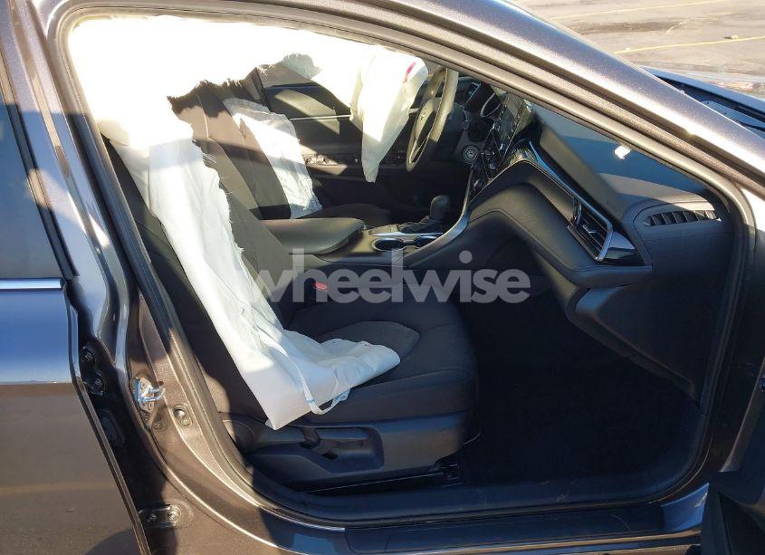 Photo 5 of 2022 Toyota Camry LE (VIN 4T1C11AK0NU628572)