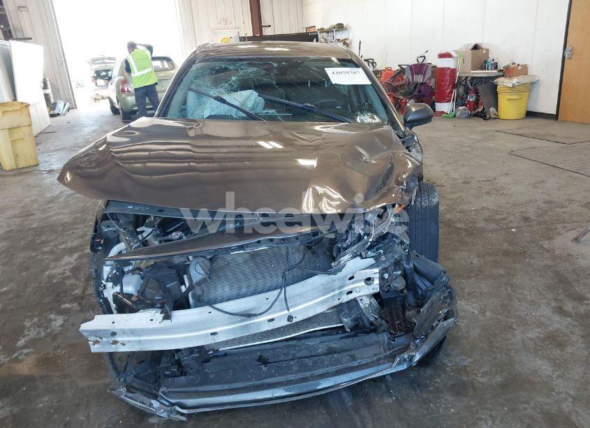 Photo 13 of 2022 Toyota Camry LE (VIN 4T1C11AK0NU652631)
