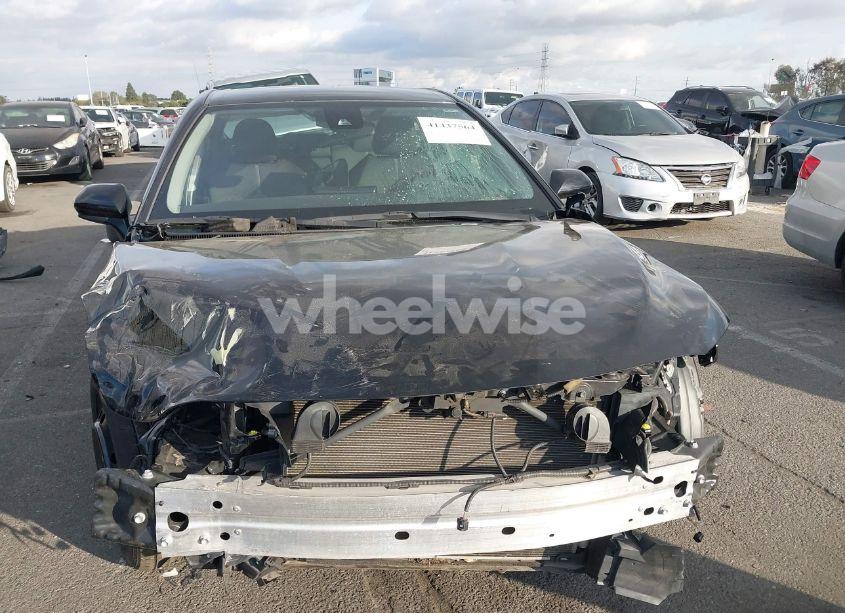 Photo 13 of 2022 Toyota Camry LE (VIN 4T1C11AK0NU692188)