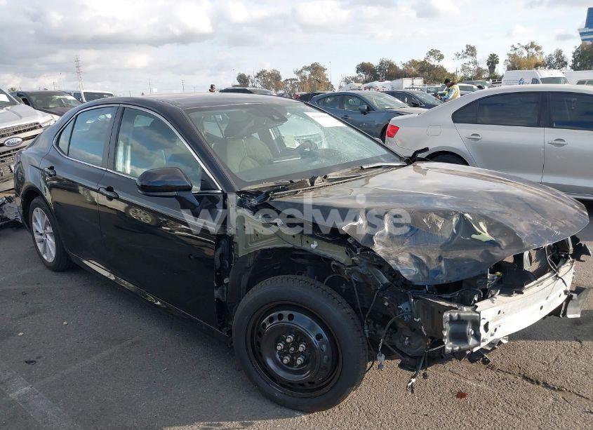 Photo 14 of 2022 Toyota Camry LE (VIN 4T1C11AK0NU692188)