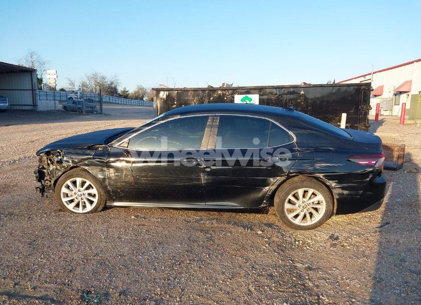 Photo 15 of 2022 Toyota Camry LE (VIN 4T1C11AK0NU692739)