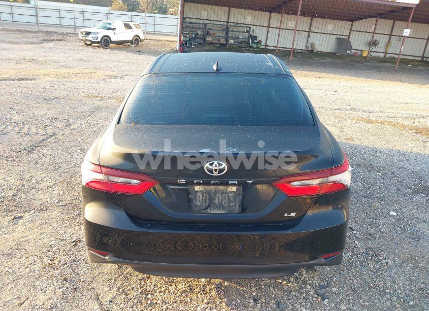 Photo 17 of 2022 Toyota Camry LE (VIN 4T1C11AK0NU692739)