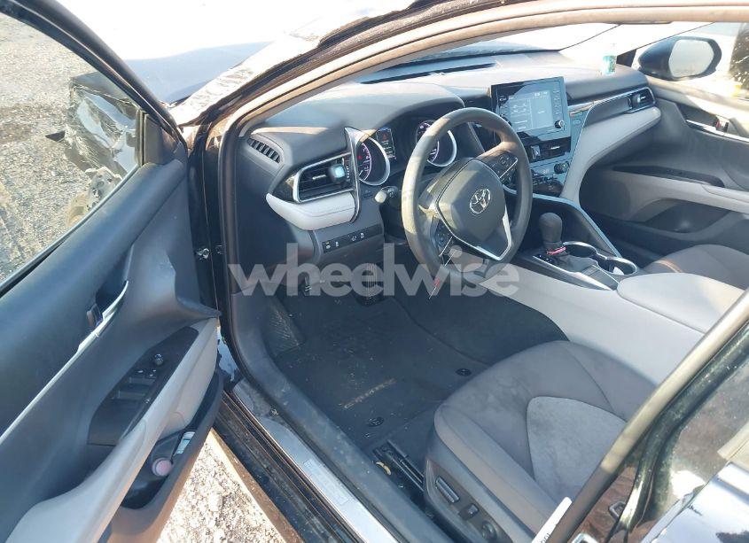 Photo 19 of 2022 Toyota Camry LE (VIN 4T1C11AK0NU692739)