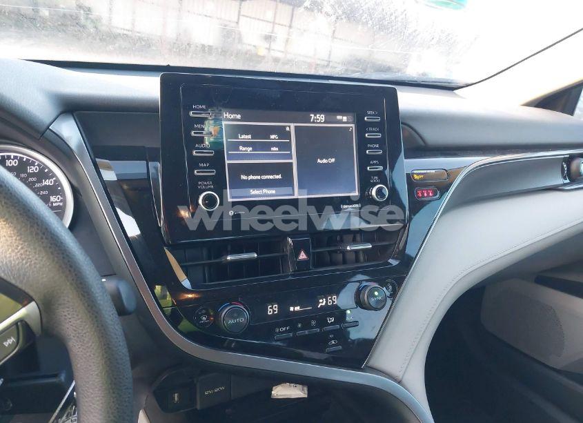 Photo 21 of 2022 Toyota Camry LE (VIN 4T1C11AK0NU692739)