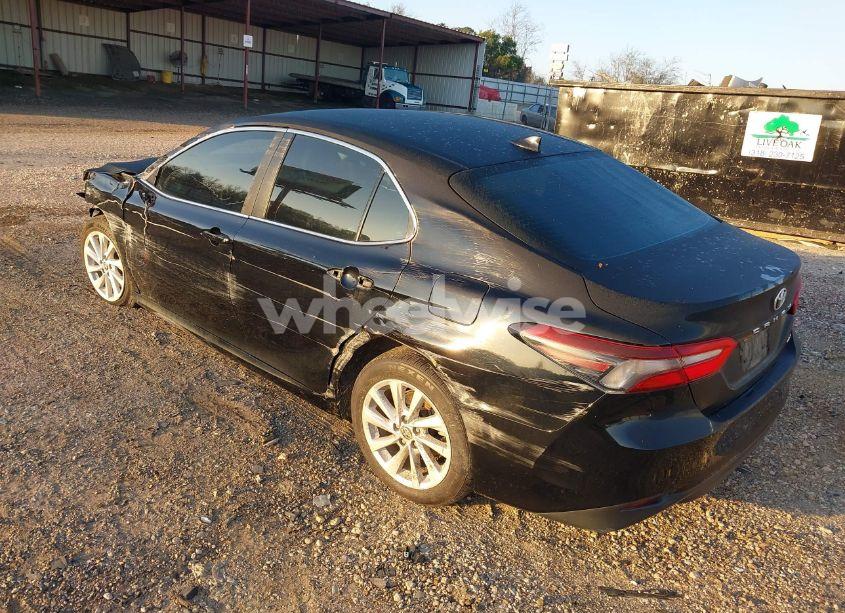 Photo 3 of 2022 Toyota Camry LE (VIN 4T1C11AK0NU692739)