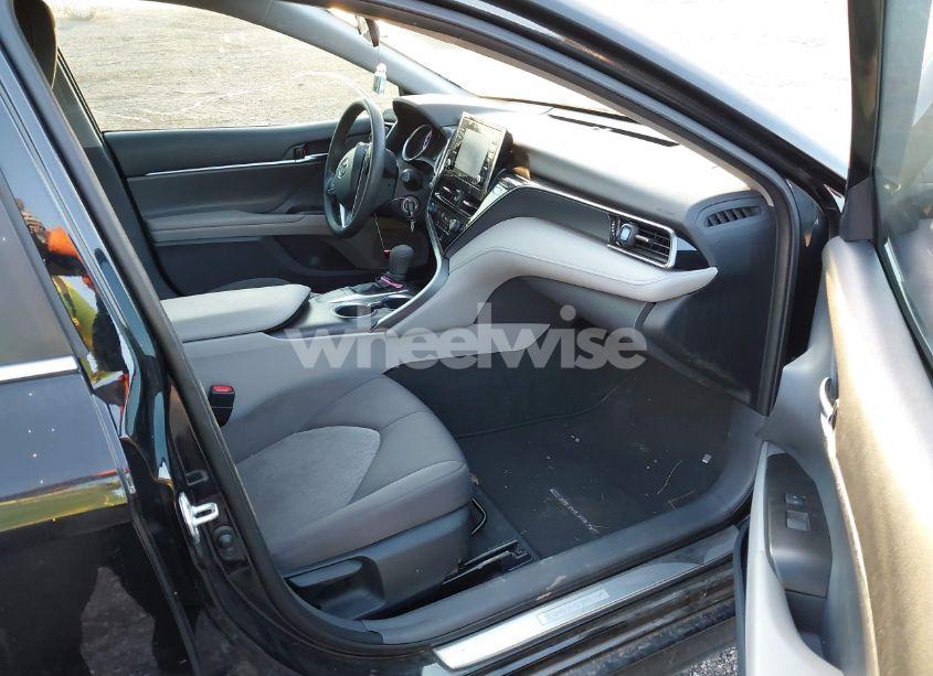 Photo 5 of 2022 Toyota Camry LE (VIN 4T1C11AK0NU692739)