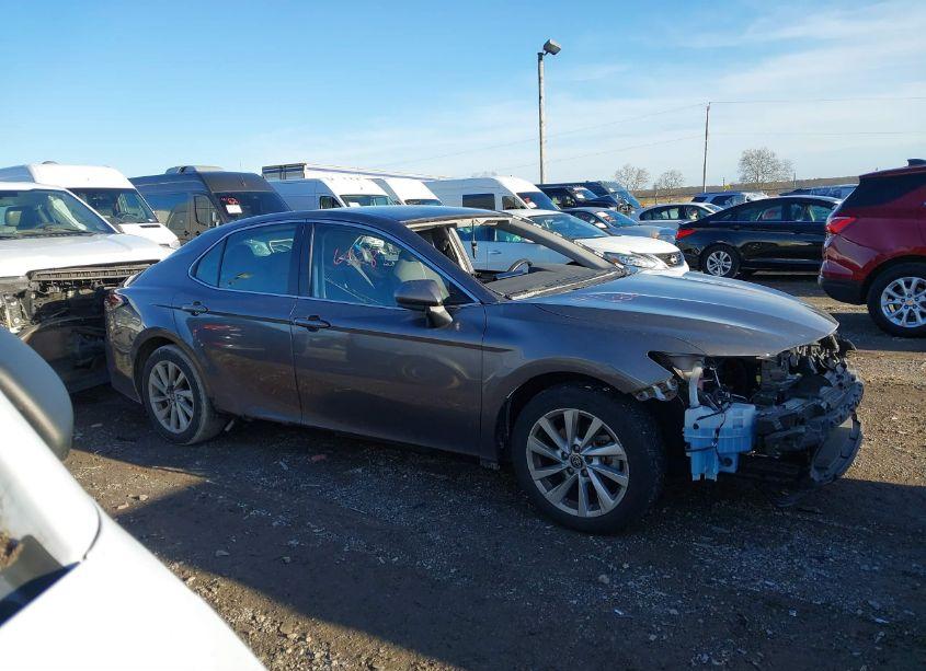 Photo 13 of 2022 Toyota Camry LE (VIN 4T1C11AK0NU712200)