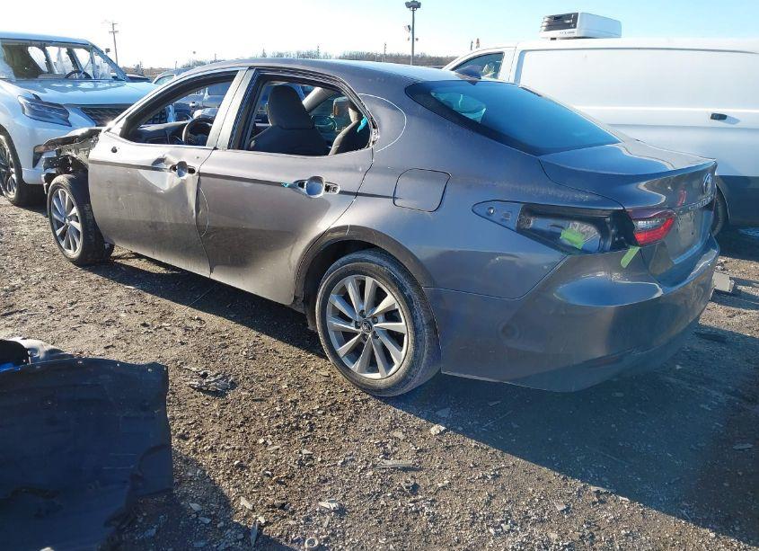 Photo 3 of 2022 Toyota Camry LE (VIN 4T1C11AK0NU712200)