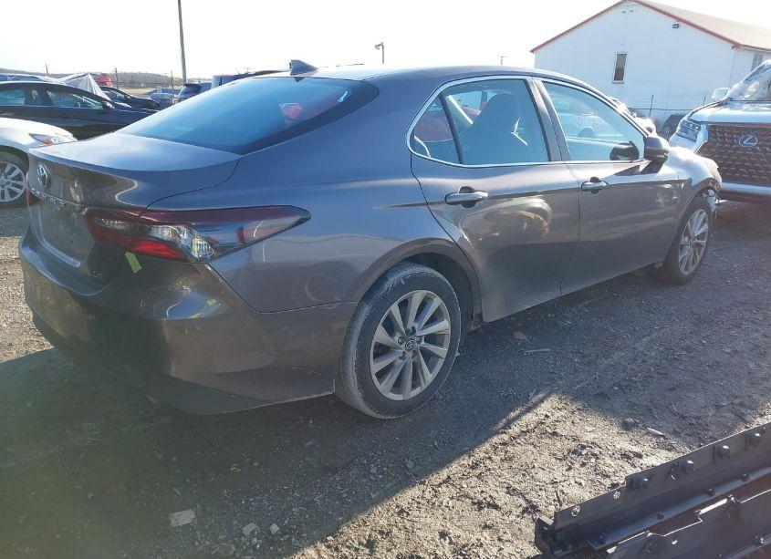 Photo 4 of 2022 Toyota Camry LE (VIN 4T1C11AK0NU712200)