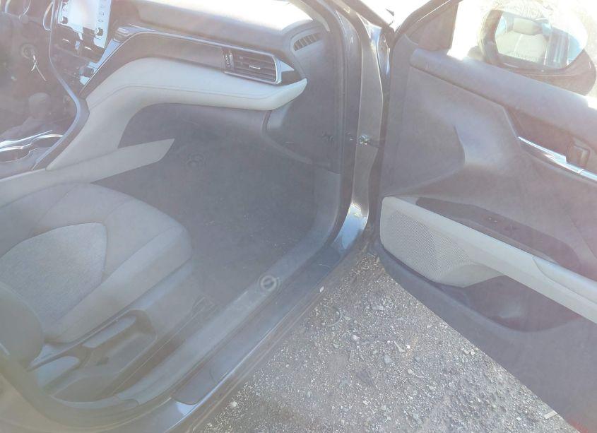 Photo 5 of 2022 Toyota Camry LE (VIN 4T1C11AK0NU712200)