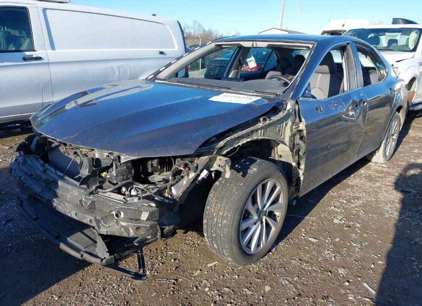 Photo 6 of 2022 Toyota Camry LE (VIN 4T1C11AK0NU712200)