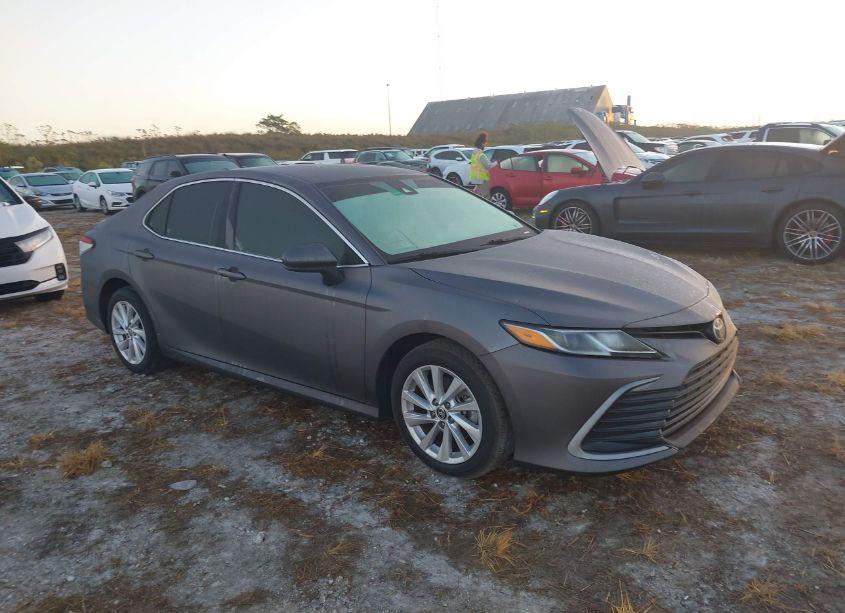 2023 Toyota Camry LE (VIN 4T1C11AK0PU120489) main photo