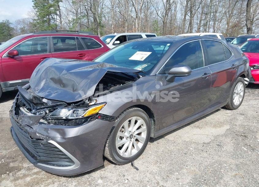 Photo 2 of 2024 Toyota Camry LE (VIN 4T1C11AK0RU205044)