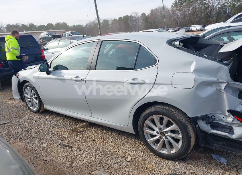 Photo 14 of 2024 Toyota Camry LE (VIN 4T1C11AK0RU213547)