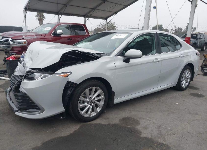 Photo 2 of 2024 Toyota Camry LE (VIN 4T1C11AK0RU253272)