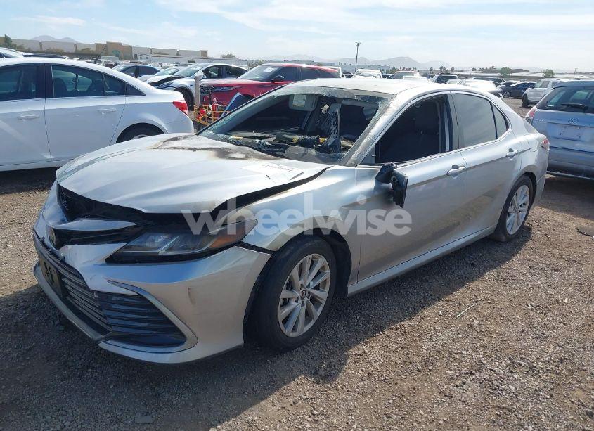 Photo 2 of 2024 Toyota Camry LE (VIN 4T1C11AK0RU864368)