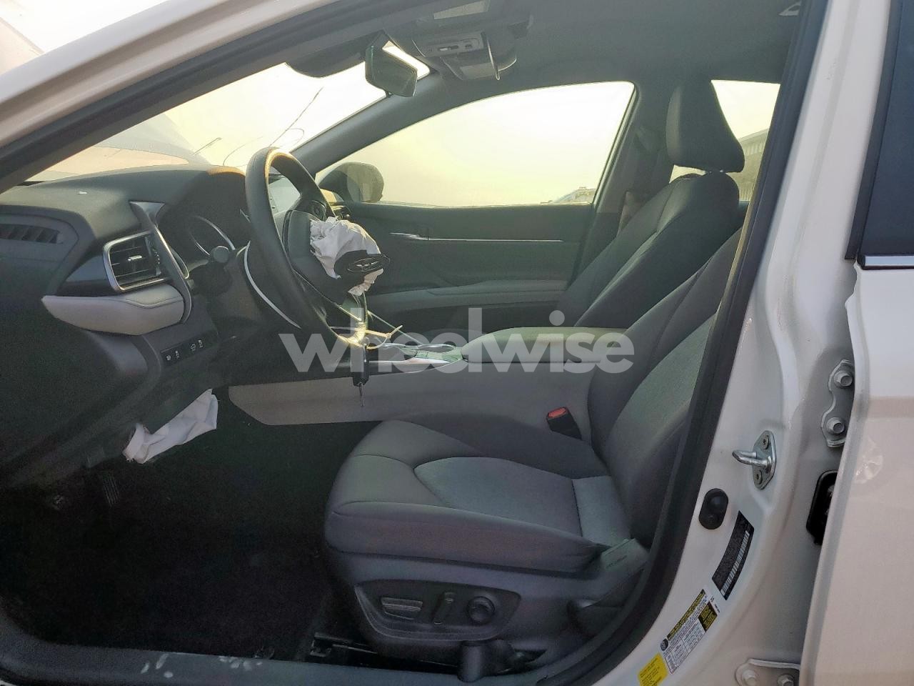 Photo 7 of 2024 TOYOTA CAMRY LE (VIN 4T1C11AK0RU919224)