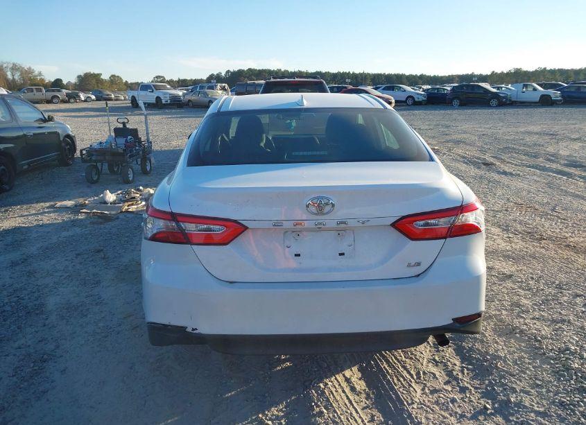 Photo 16 of 2020 Toyota Camry LE (VIN 4T1C11AK1LU343697)