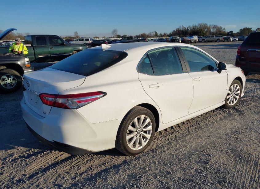 Photo 4 of 2020 Toyota Camry LE (VIN 4T1C11AK1LU343697)