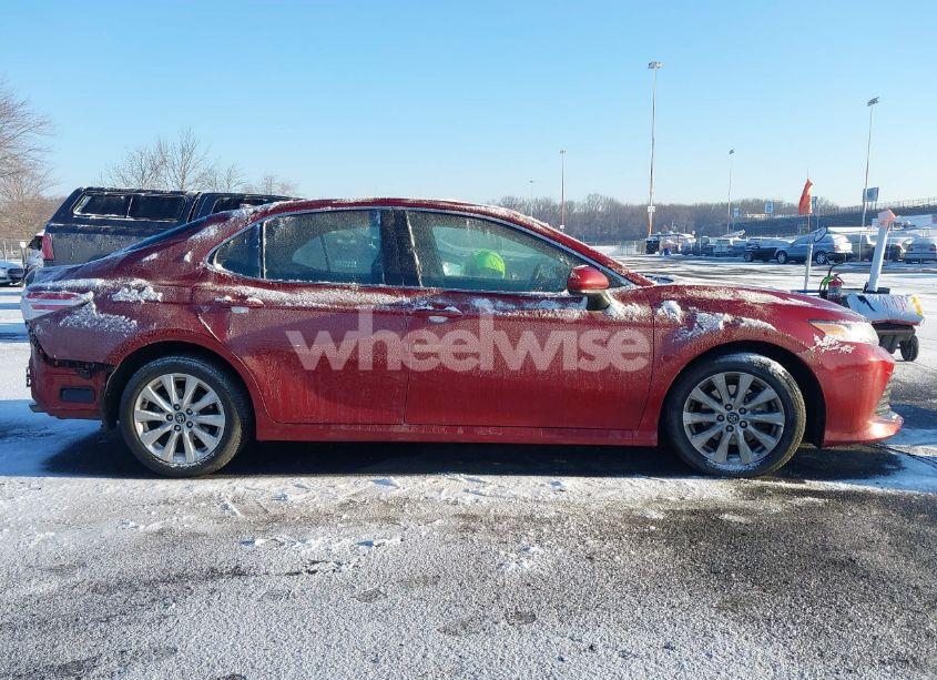 Photo 13 of 2020 Toyota Camry LE (VIN 4T1C11AK1LU351055)