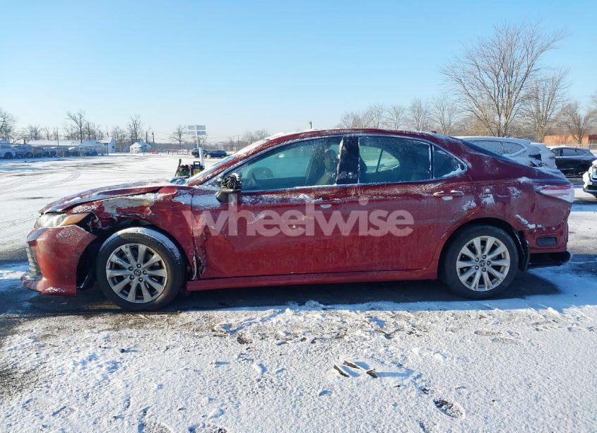 Photo 14 of 2020 Toyota Camry LE (VIN 4T1C11AK1LU351055)