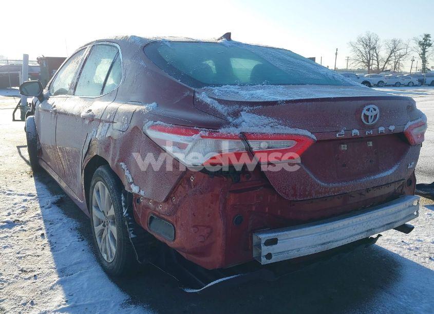 Photo 3 of 2020 Toyota Camry LE (VIN 4T1C11AK1LU351055)